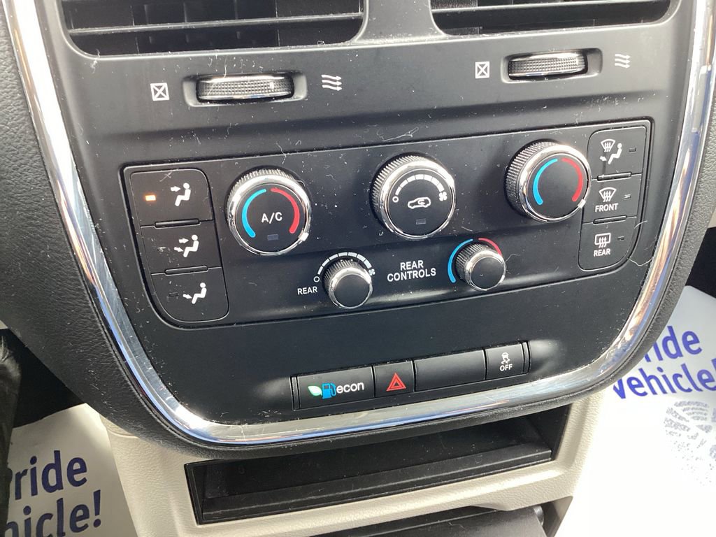Used 2019 Dodge Grand Caravan SE w/ UConnect Hands-Free Group image 32
