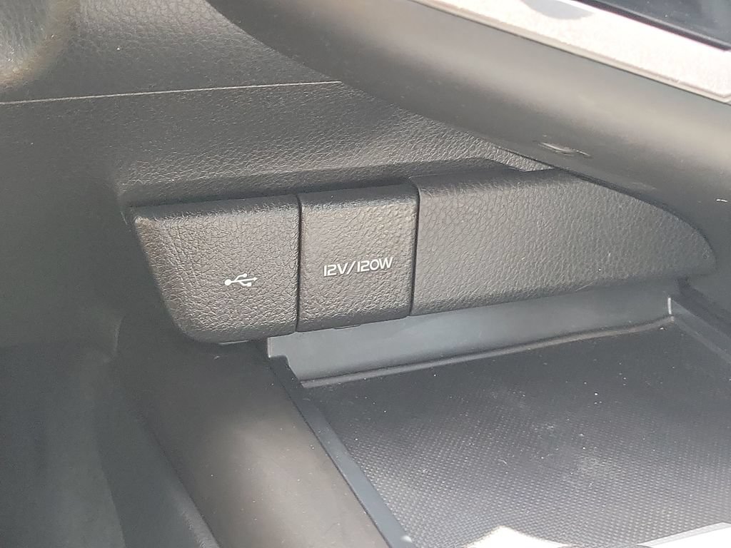 Used 2021 Toyota Camry SE FWD image 18