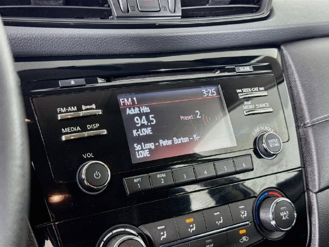 Used 2017 Nissan Rogue S AWD/4WD image 5