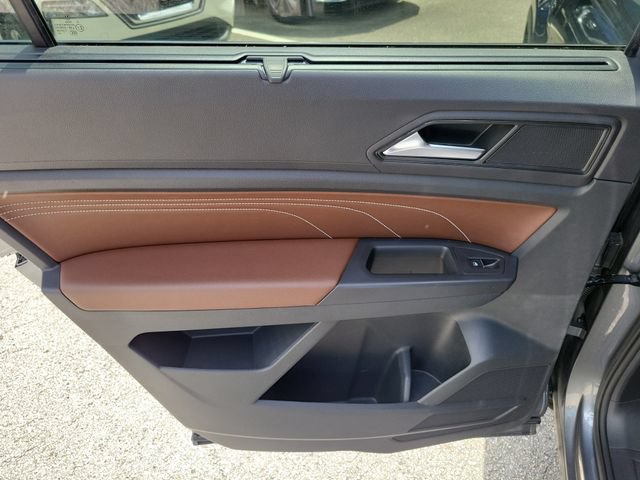 Used 2023 Volkswagen Atlas SE w/ Panoramic Sunroof Package FWD image 11