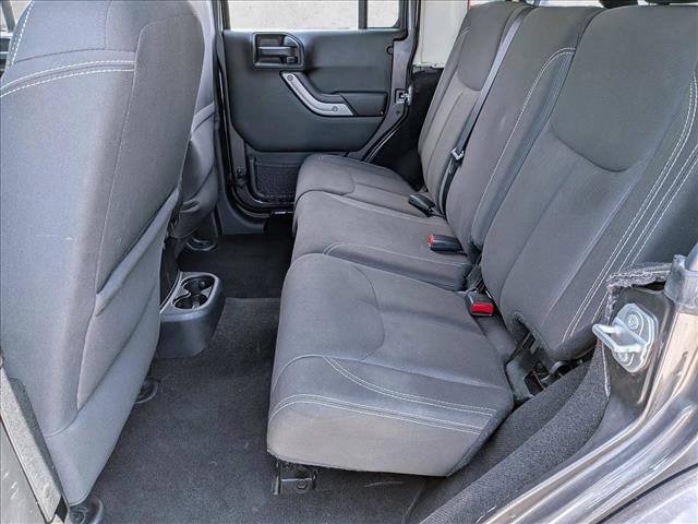 Used 2017 Jeep Wrangler Unlimited Sahara w/ Connectivity Group AWD/4WD image 19