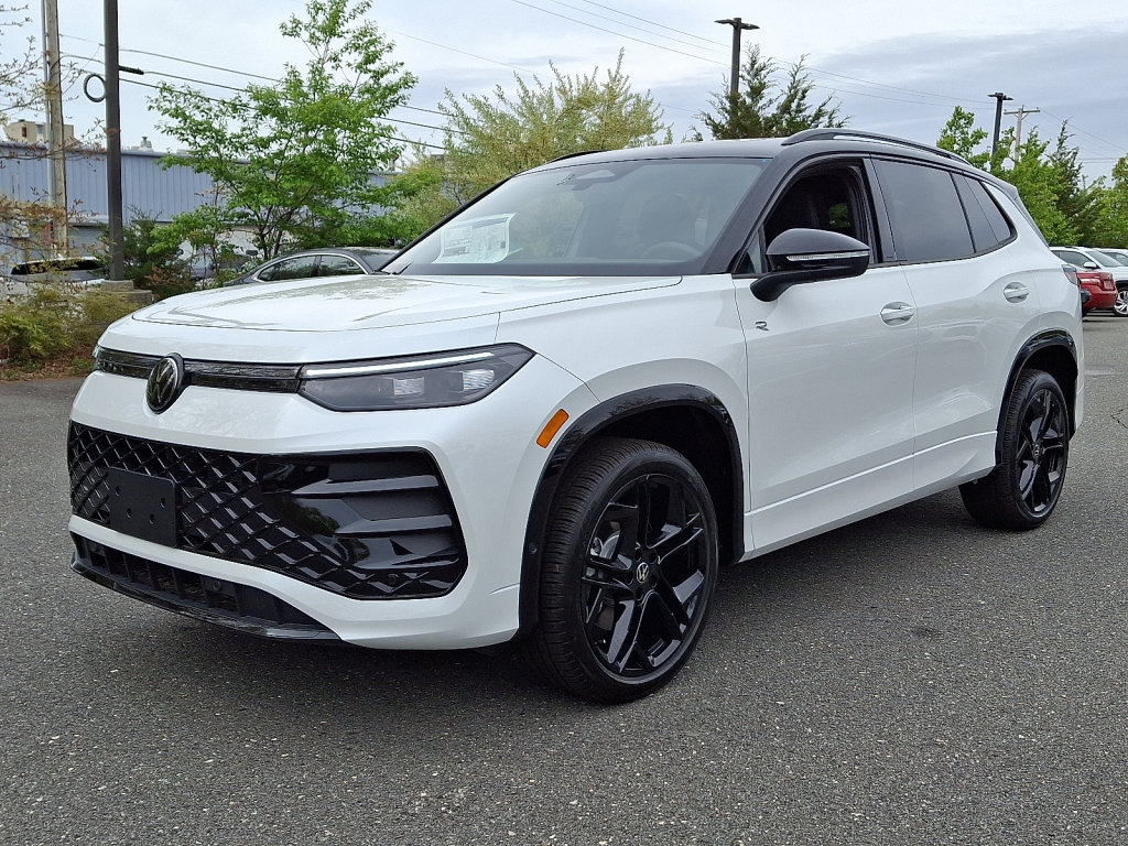 New 2026 Volkswagen Tiguan SE R-Line AWD/4WD image 3