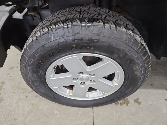 Used 2012 Jeep Wrangler Unlimited Sahara w/ Dual Top Group image 12