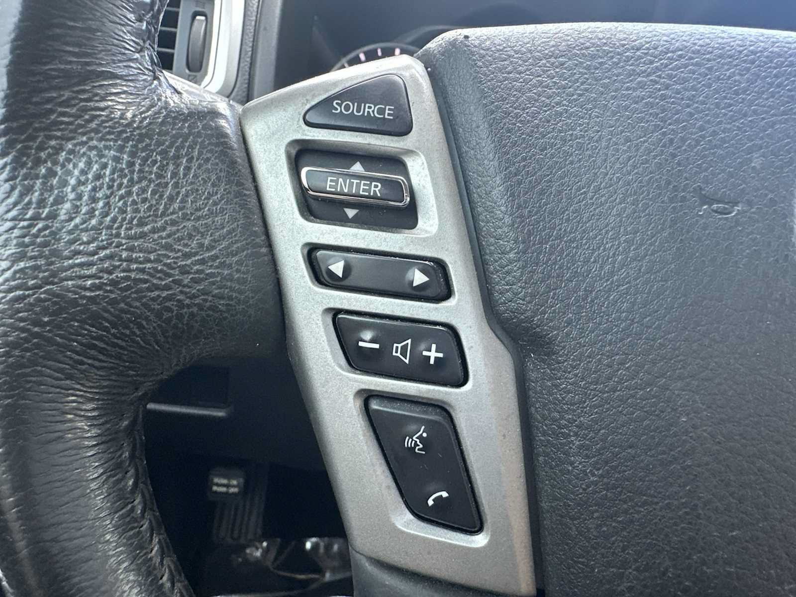 Used 2021 Nissan Titan SV w/ SV Convenience Package RWD image 25