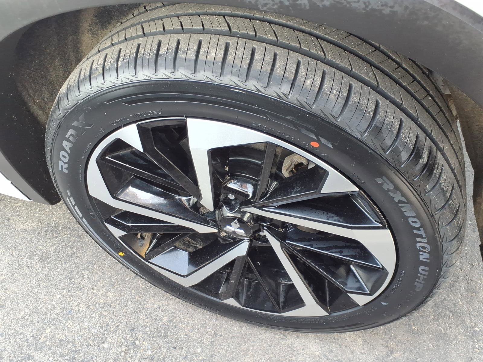 Used 2024 Mitsubishi Outlander SEL image 6