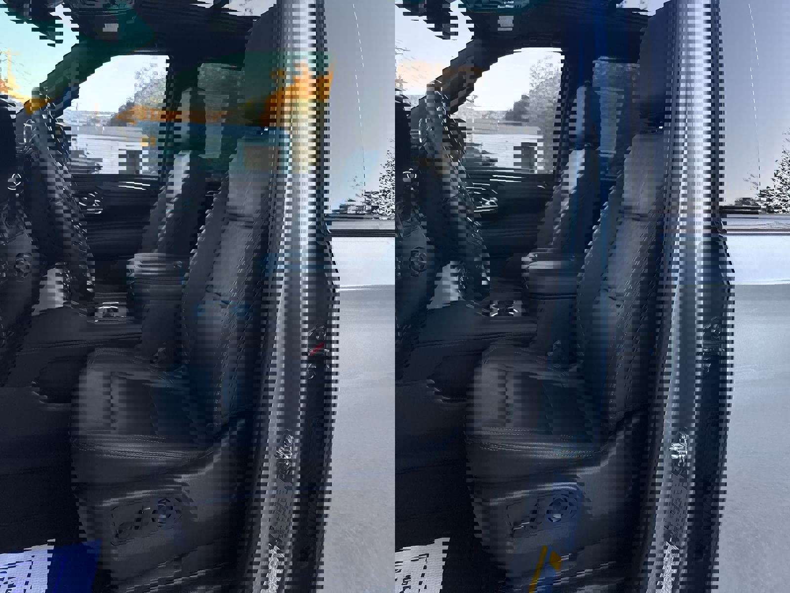 Used 2024 Chevrolet Tahoe Z71 w/ Luxury Package image 14