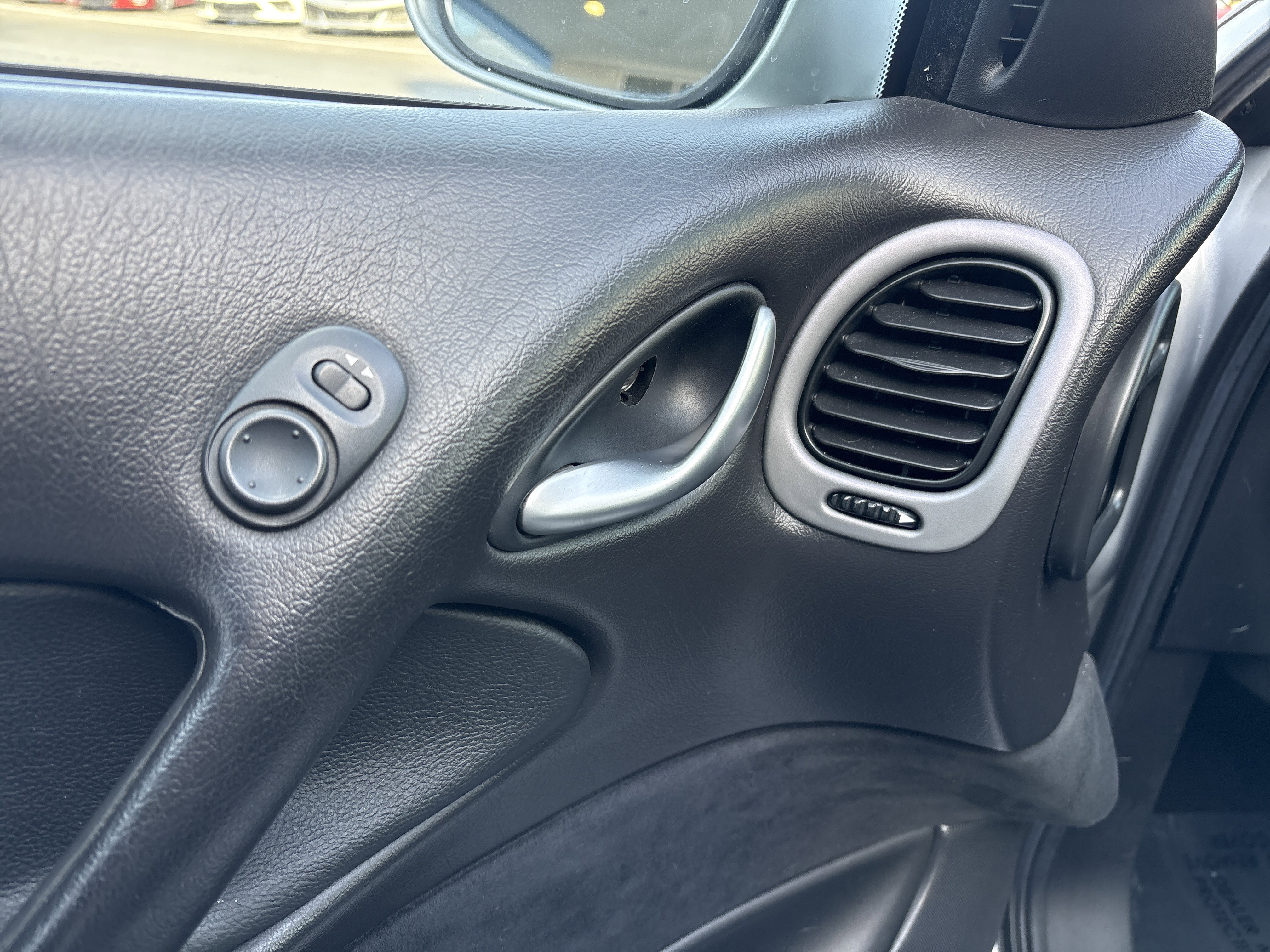 Used 2006 Pontiac GTO Base image 15