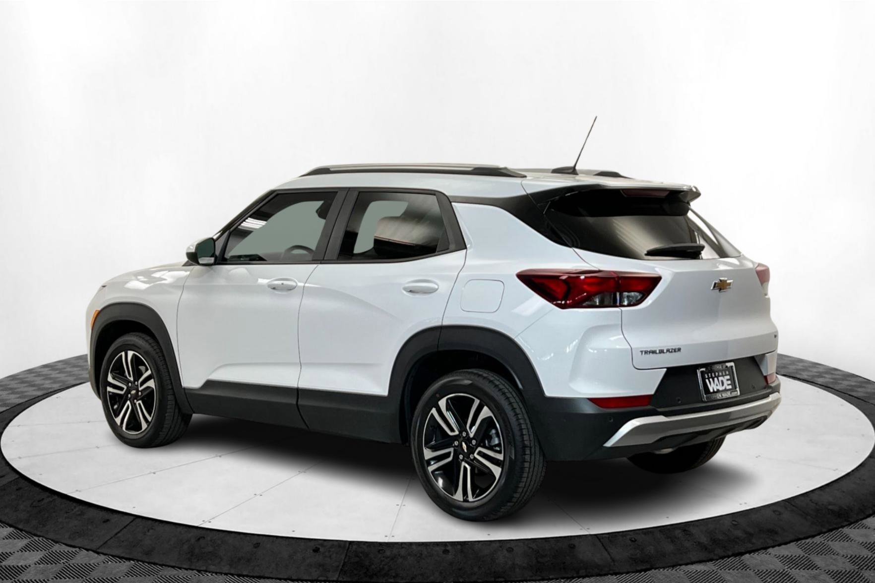 New 2025 Chevrolet TrailBlazer LT w/ Convenience Package image 3