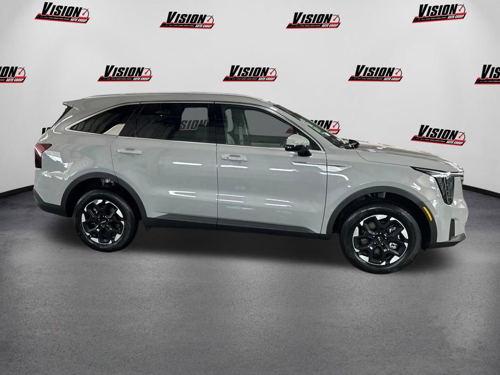 New 2026 Kia Sorento S image 4