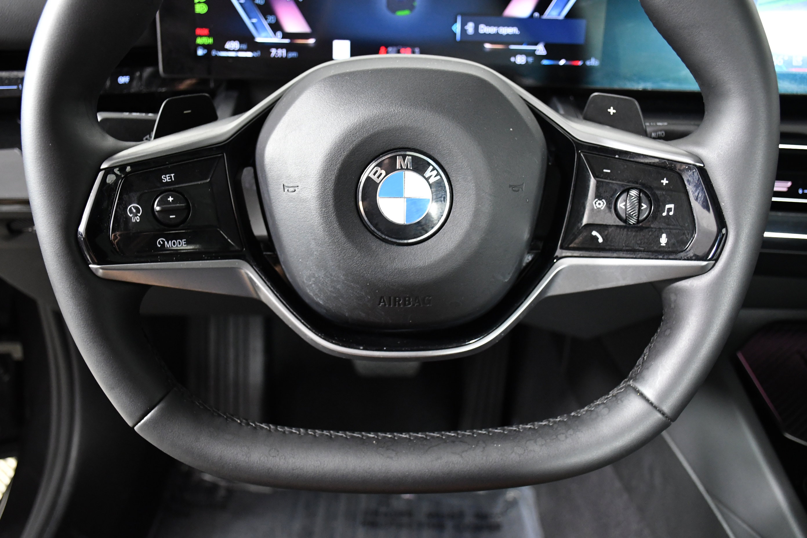 Used 2025 BMW 530i w/ Premium Package image 10