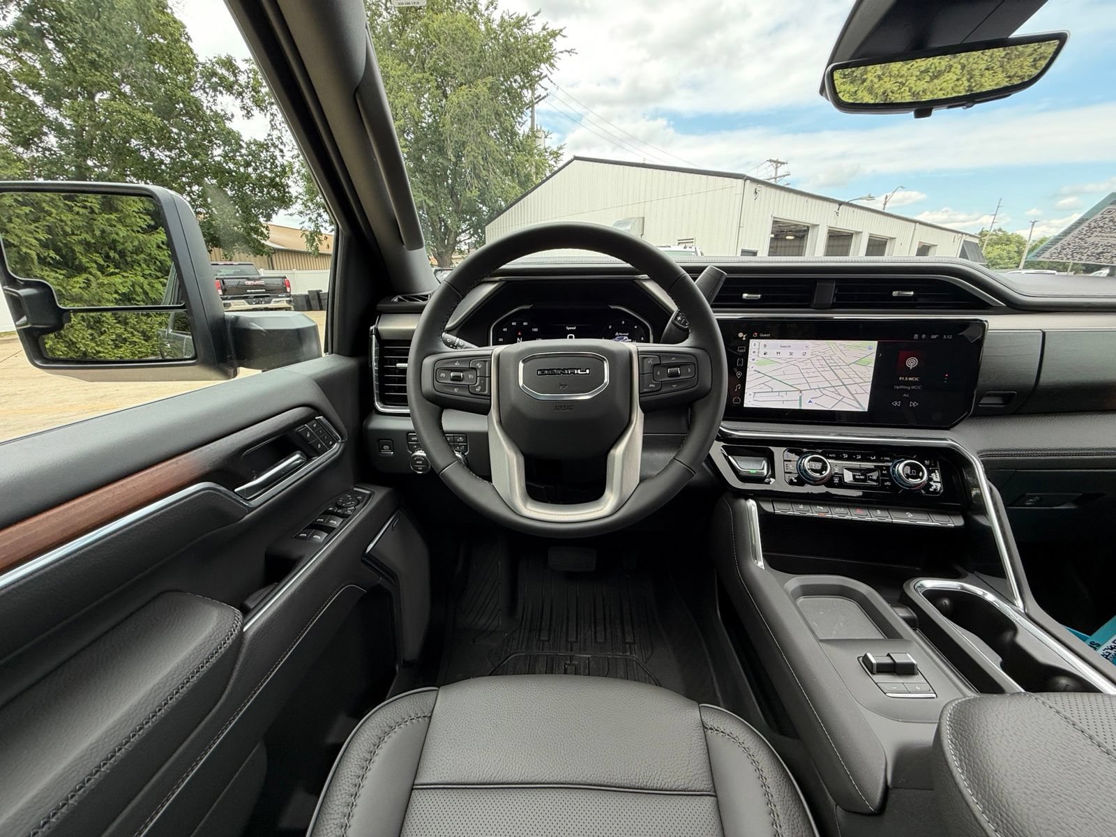 New 2026 GMC Sierra 3500 Denali w/ Denali Reserve Package AWD/4WD image 2