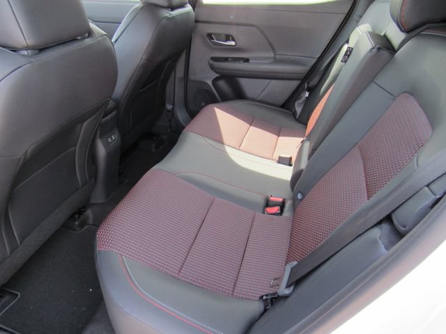 New 2026 Nissan Kicks SR w/ Cold Weather Package FWD image 15