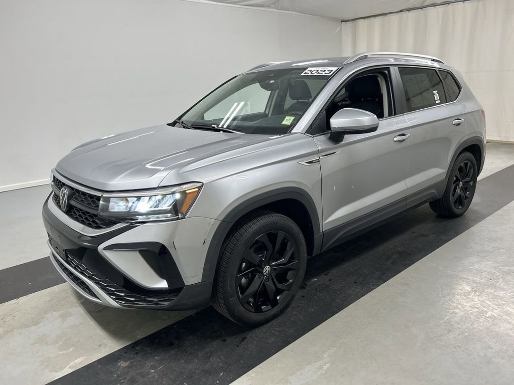 Certified 2023 Volkswagen Taos SE w/ Black Wheel Package AWD/4WD image 5