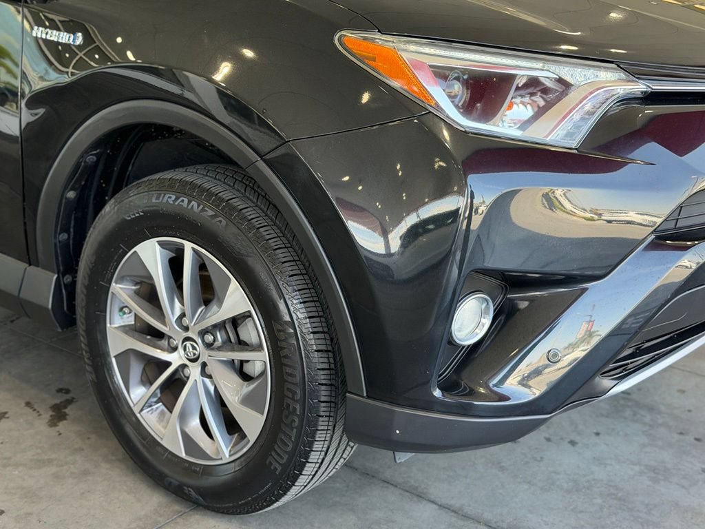 Certified 2018 Toyota RAV4 XLE w/ Convenience Package AWD/4WD image 8