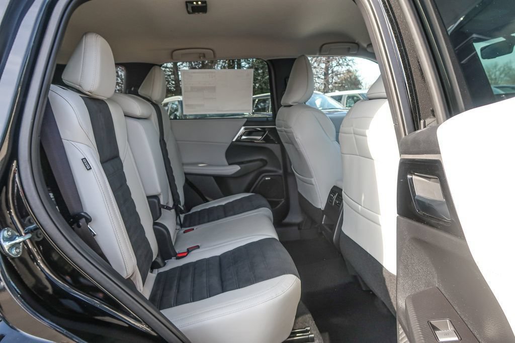 New 2026 Mitsubishi Outlander SE AWD/4WD image 15