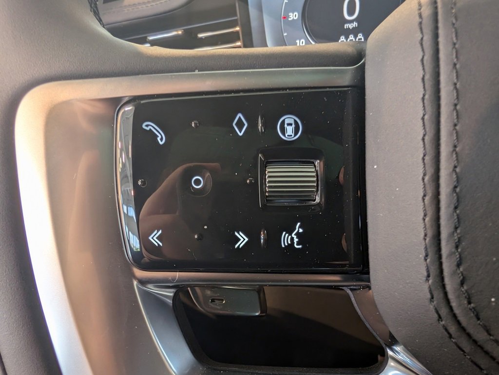 New 2025 Land Rover Range Rover SE image 18