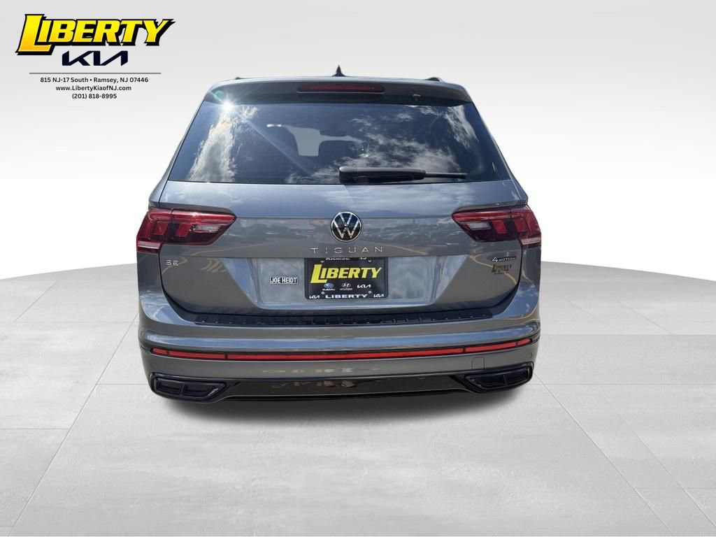 Used 2024 Volkswagen Tiguan SE R-Line AWD/4WD image 6