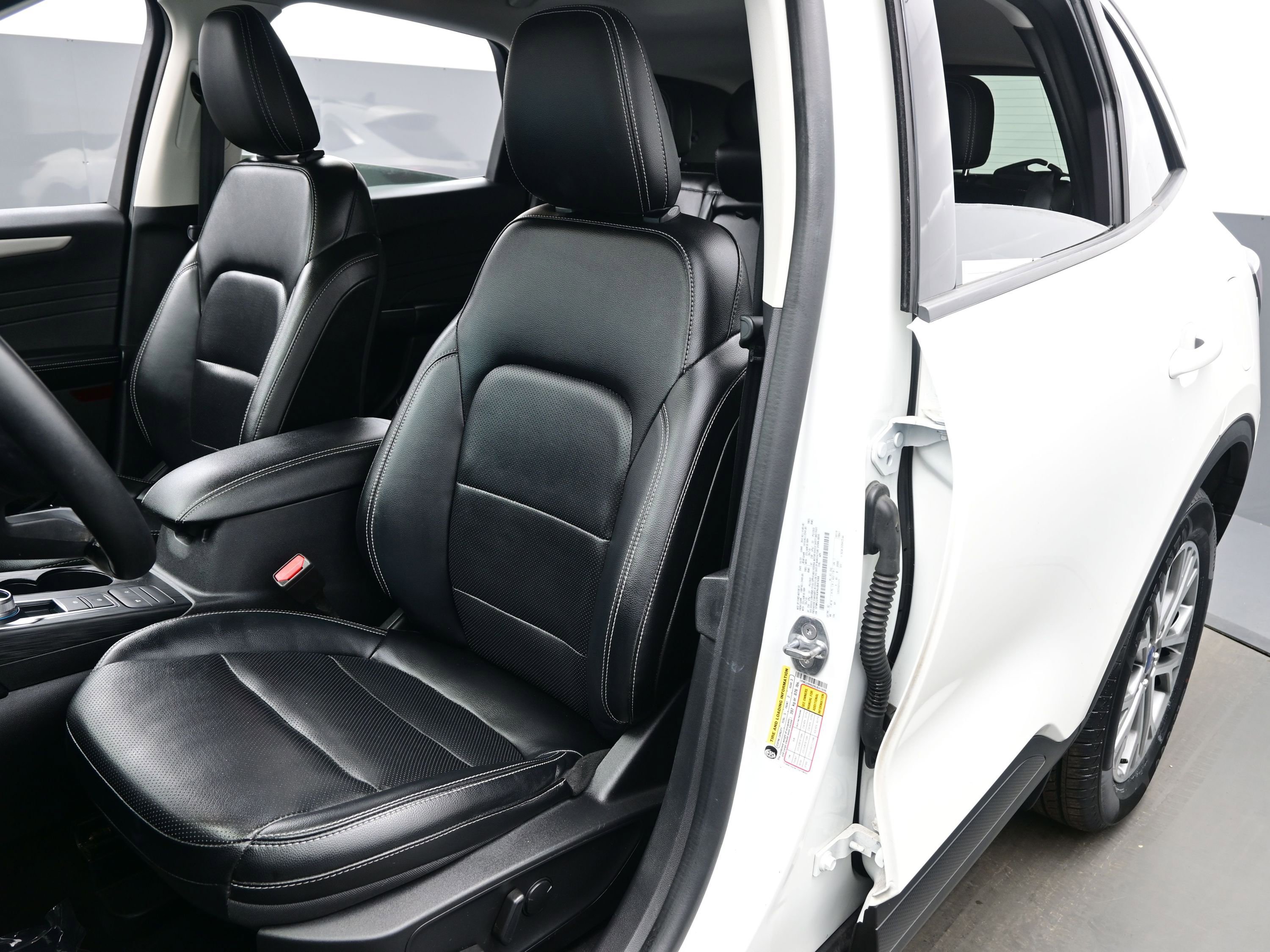 Used 2022 Ford Escape SEL image 12