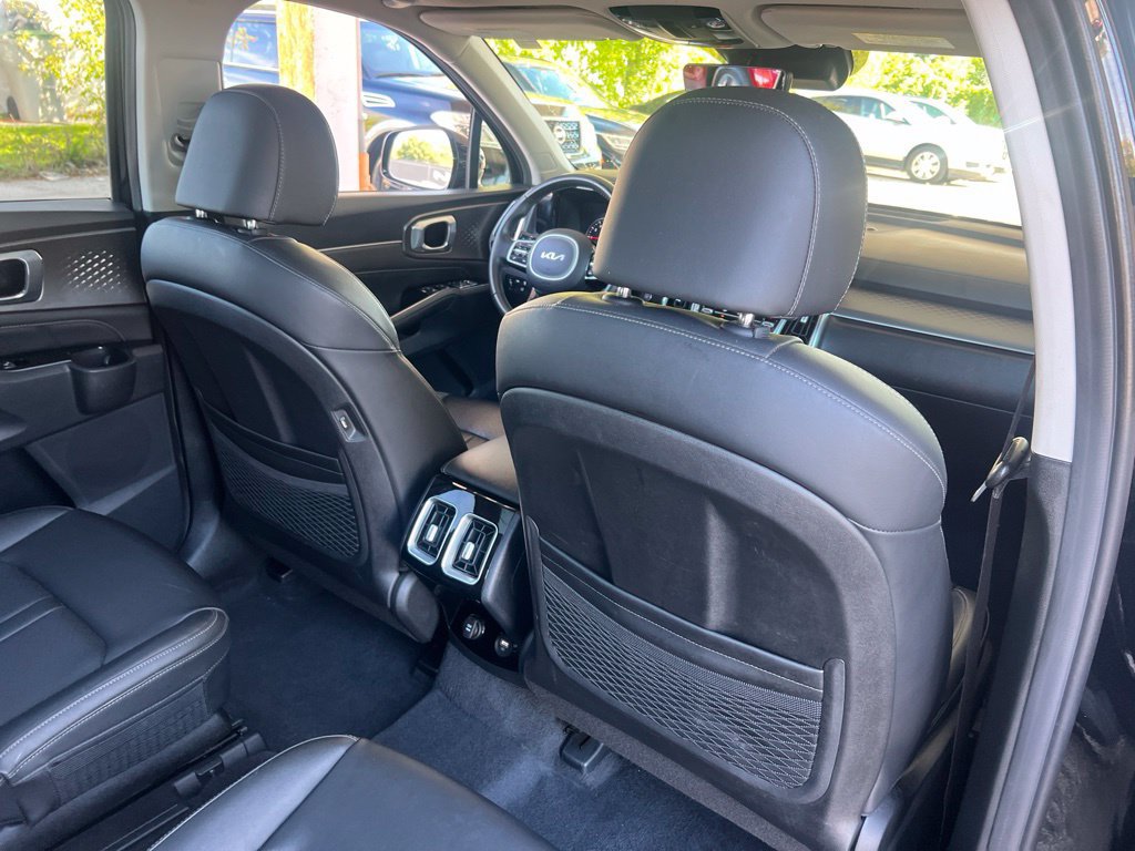 Certified 2022 Kia Sorento SX AWD/4WD image 17