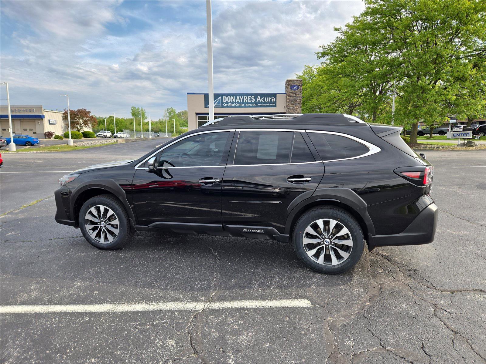 Used 2023 Subaru Outback Touring AWD/4WD image 26