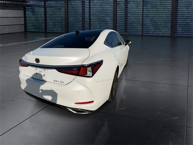 Certified 2024 Lexus ES 350 w/ Premium Package image 8