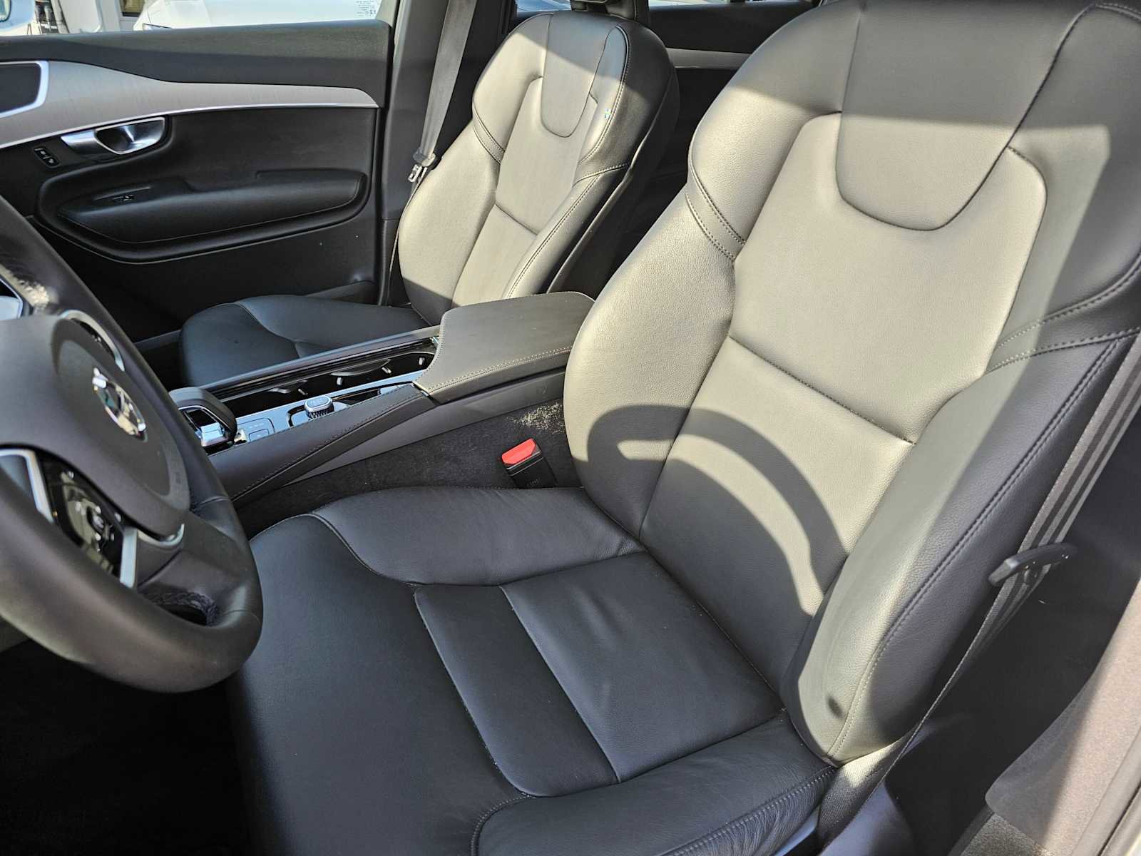 Certified 2025 Volvo XC90 B5 Core AWD/4WD image 22