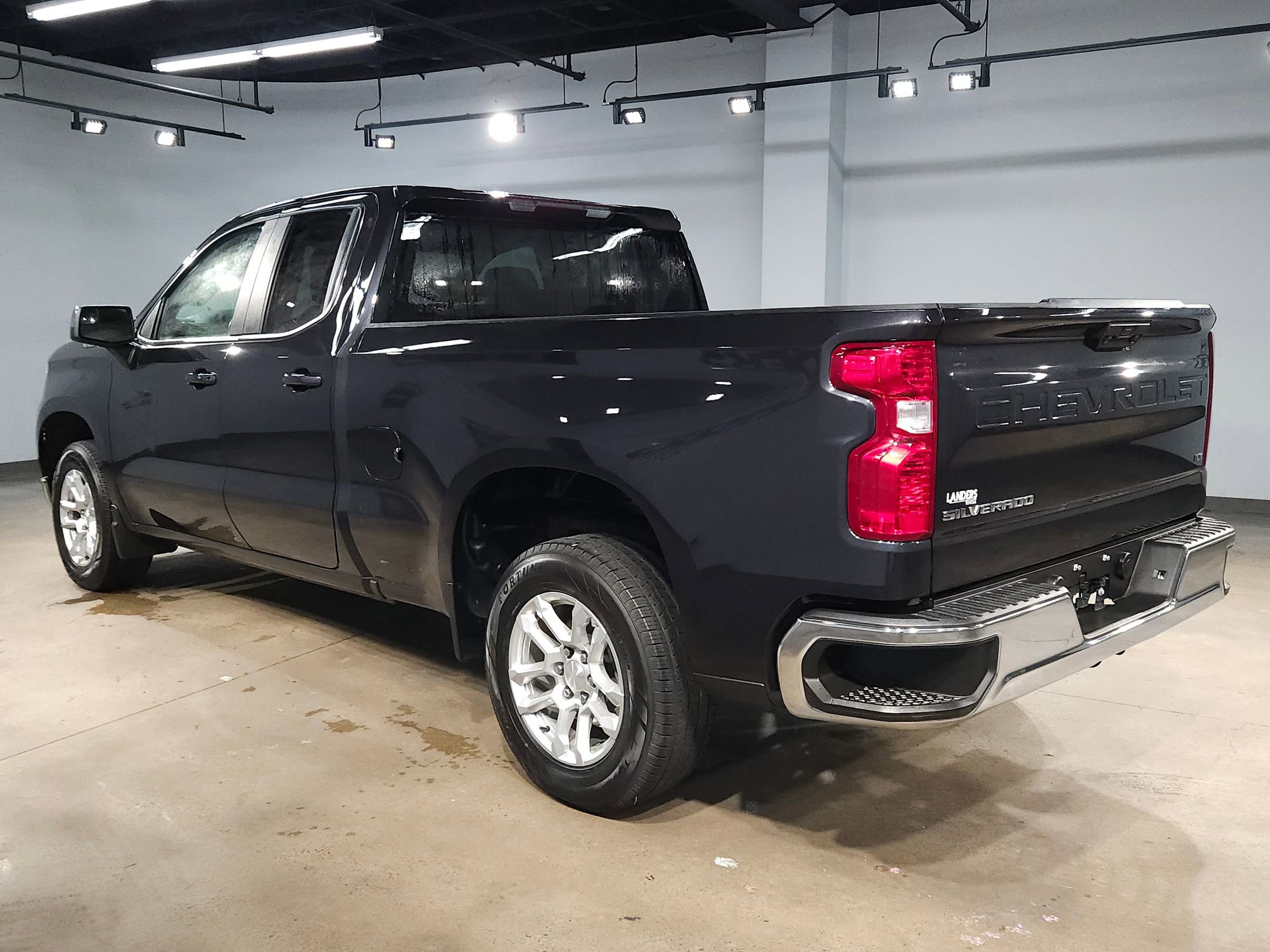 Used 2023 Chevrolet Silverado 1500 LT image 5