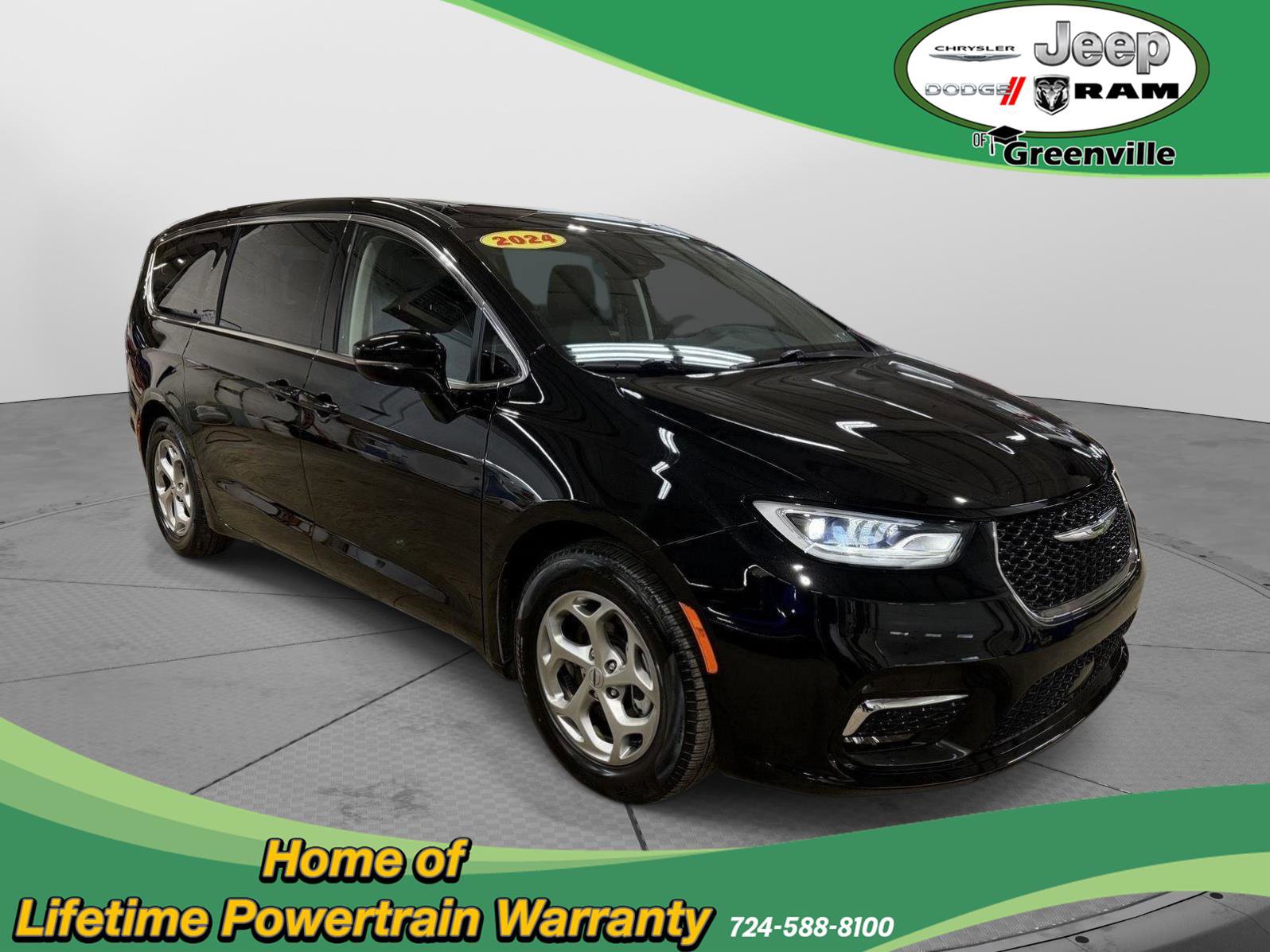 Used 2024 Chrysler Pacifica Limited image 1