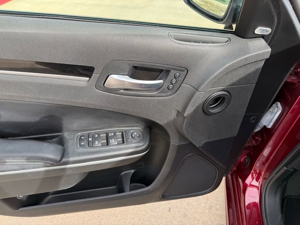 Used 2023 Chrysler 300 S w/ Comfort Group image 10