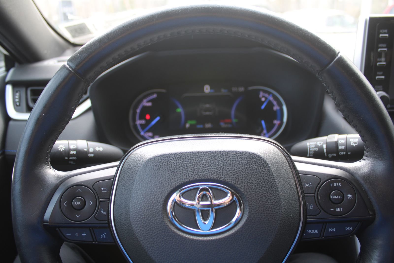 Used 2019 Toyota RAV4 XSE w/ XSE Weather Package image 27