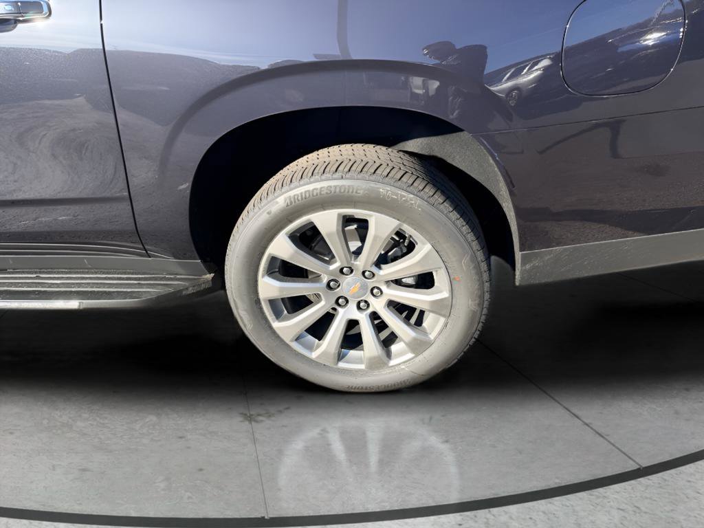 New 2026 Chevrolet Suburban Premier image 9