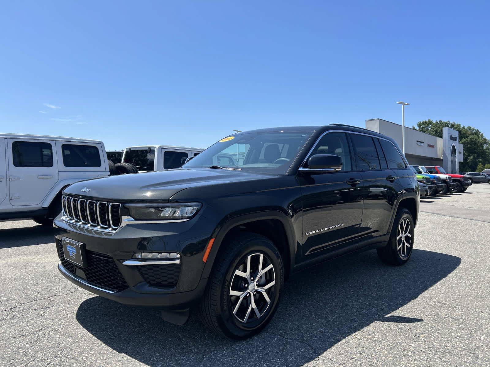 Certified 2024 Jeep Grand Cherokee Limited AWD/4WD image 7
