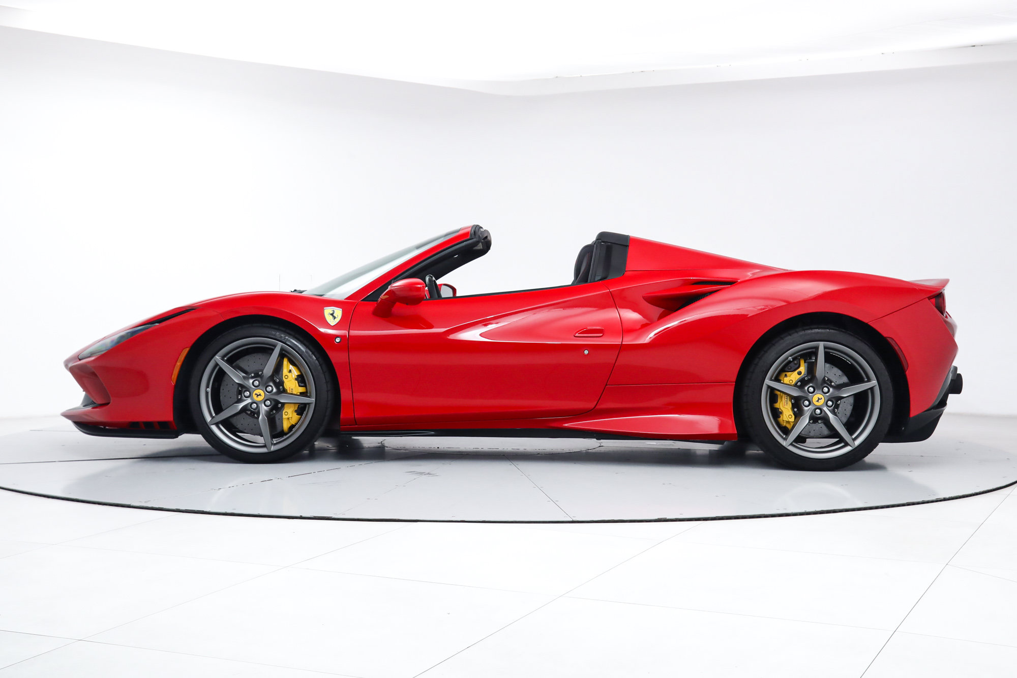 Certified 2023 Ferrari F8 Tributo RWD image 4