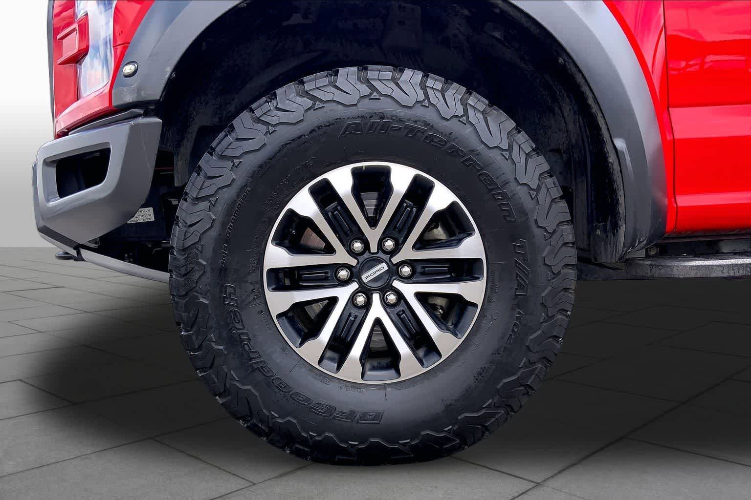 Used 2019 Ford F150 Raptor w/ Equipment Group 802A Luxury AWD/4WD image 11