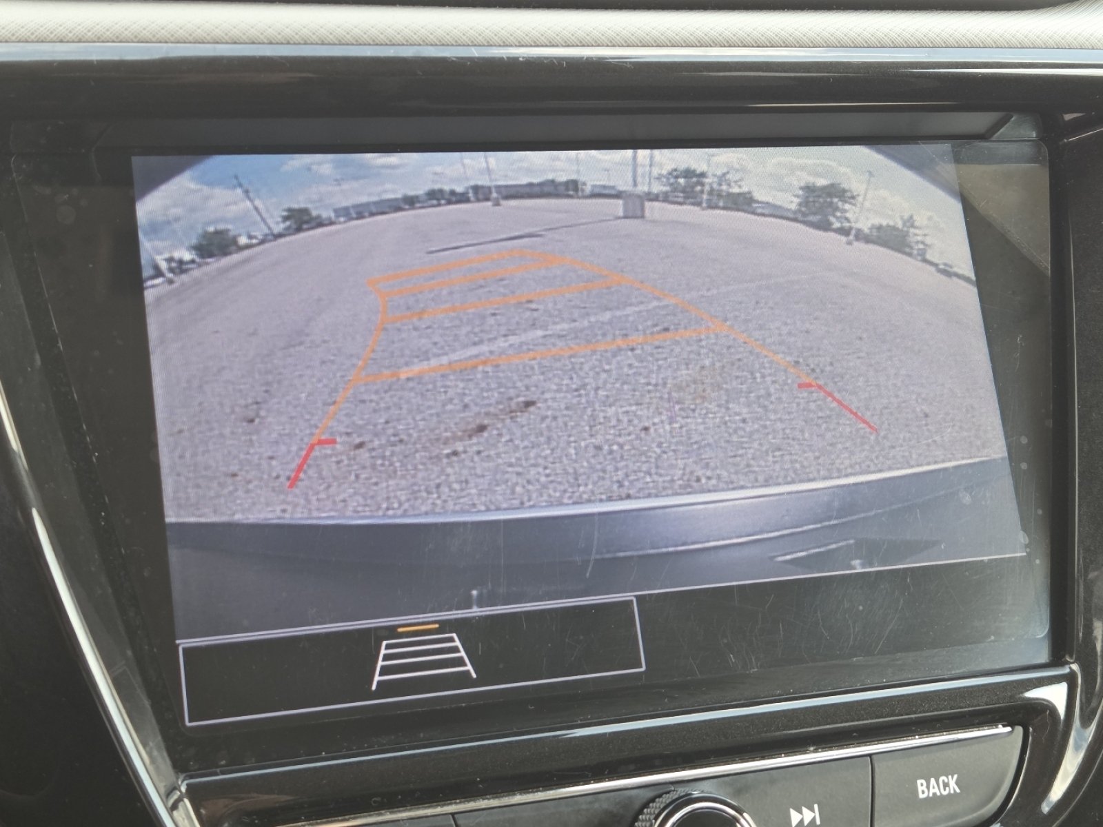 Used 2021 Chevrolet TrailBlazer LT w/ Sun and Liftgate Package FWD image 7