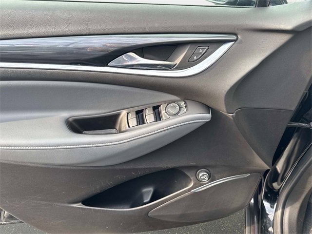 Used 2019 Buick Enclave Essence image 16