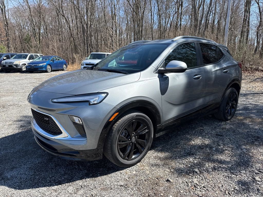 Used 2024 Buick Encore GX Sport Touring image 4