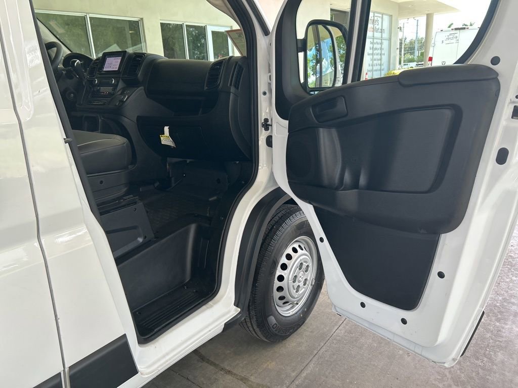 Used 2025 RAM ProMaster 2500 w/ Convenience Group FWD image 25