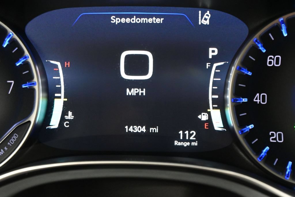Used 2026 Chrysler Pacifica Limited FWD image 17