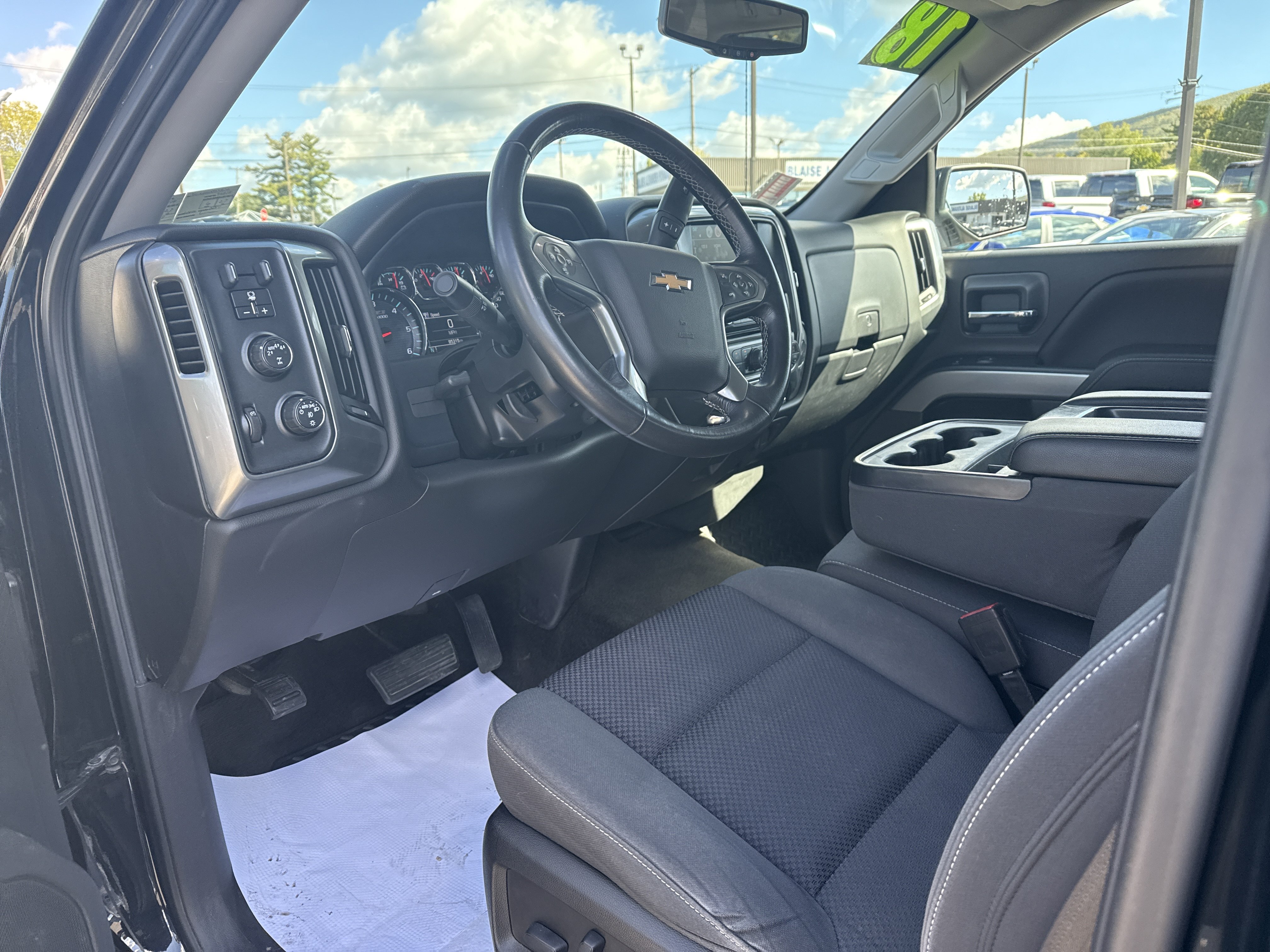 Used 2018 Chevrolet Silverado 1500 LT w/ All Star Edition AWD/4WD image 15