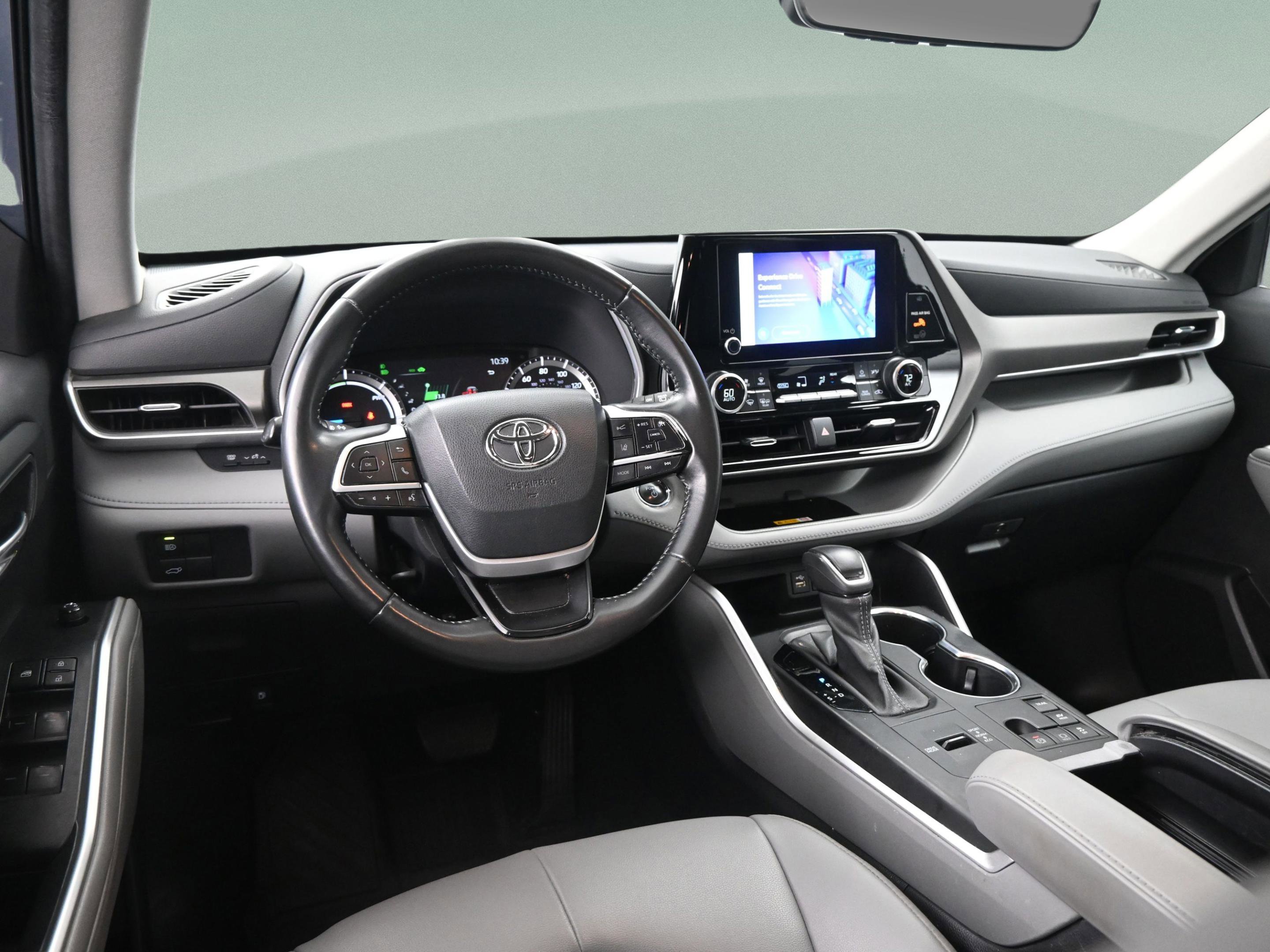 Used 2023 Toyota Highlander XLE image 36