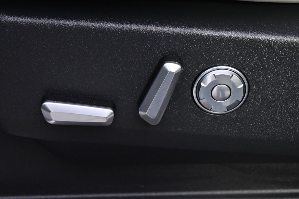 New 2026 Lincoln Navigator Reserve w/ Jet Appearance Package AWD/4WD image 14