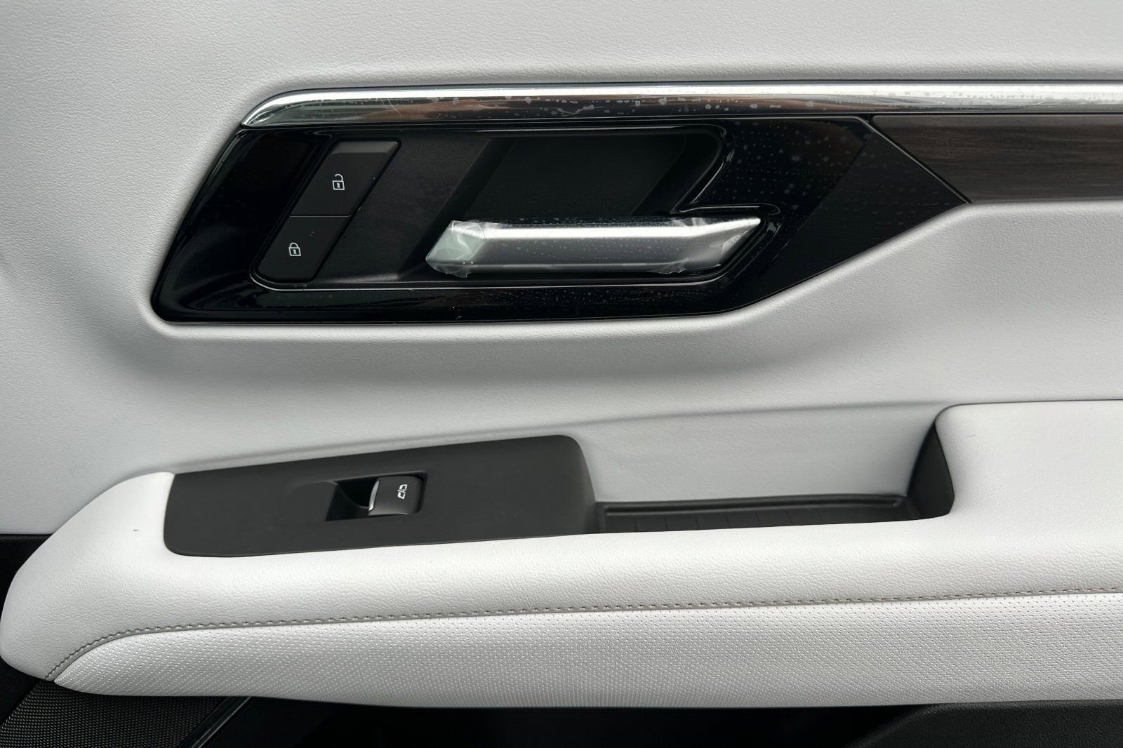 New 2026 Chevrolet Suburban Premier w/ Sun And Tow Package image 21