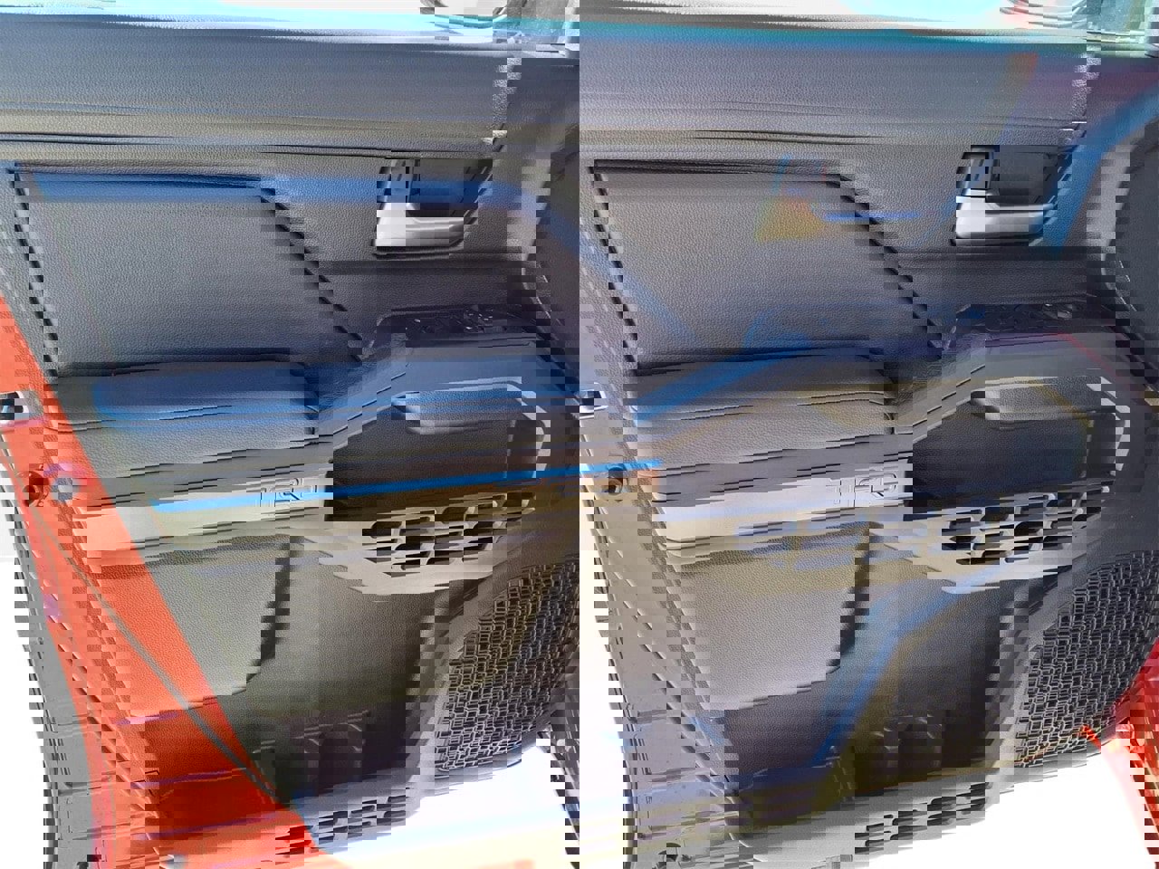 Used 2025 Toyota Tacoma TRD Off-Road image 13