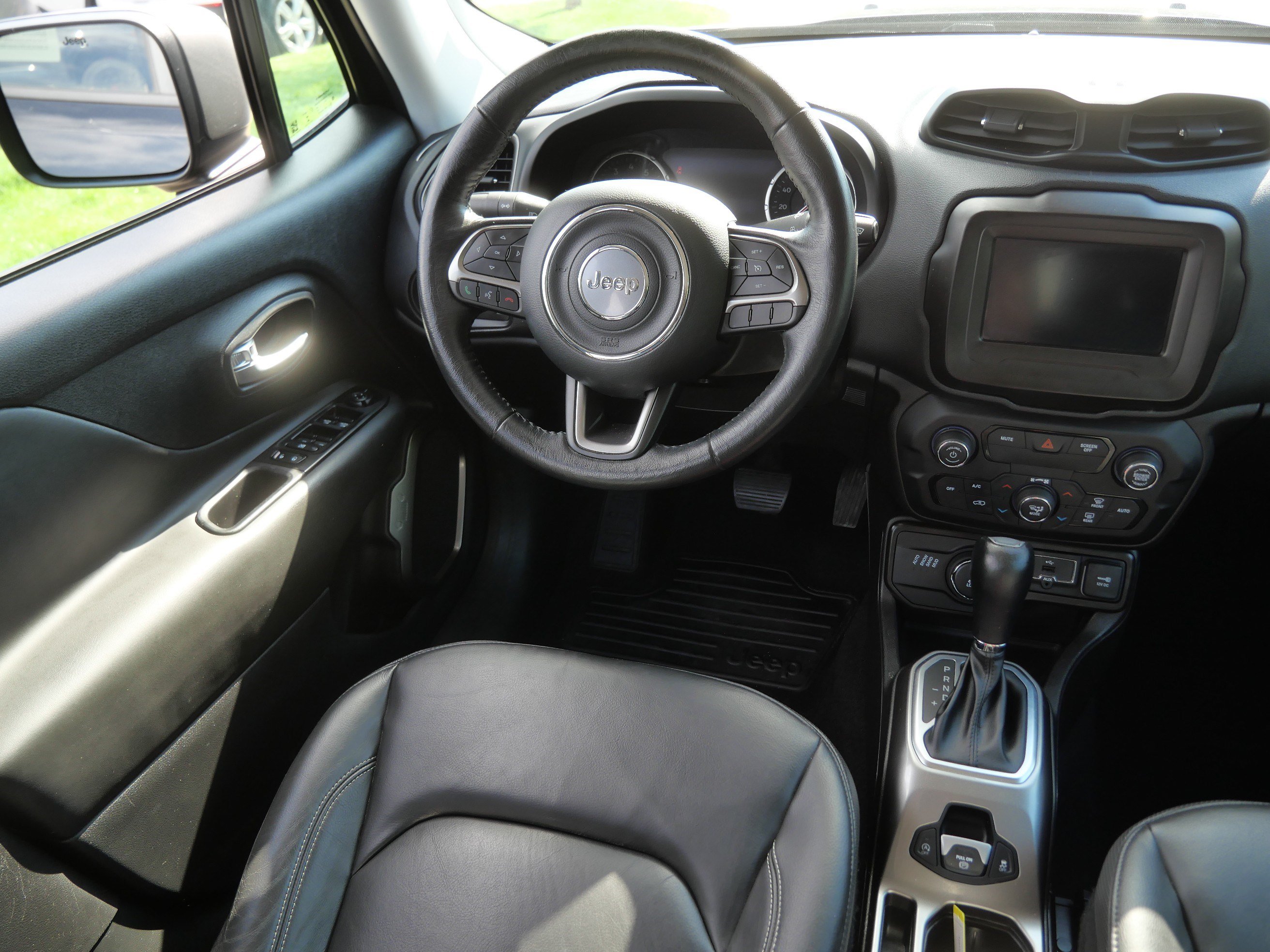 Used 2020 Jeep Renegade Limited w/ Trailer Tow Group AWD/4WD image 9