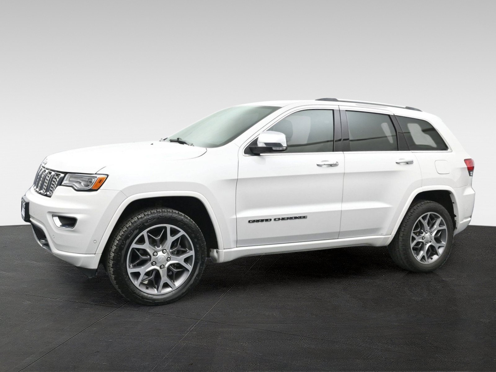 Used 2020 Jeep Grand Cherokee Overland AWD/4WD image 8