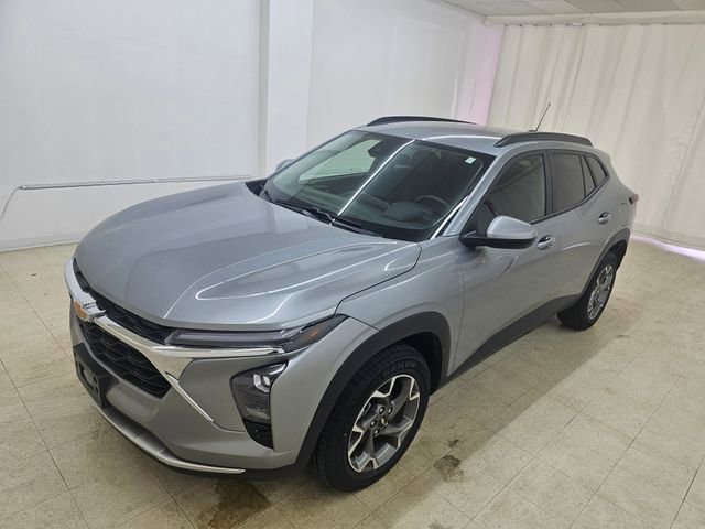 Used 2025 Chevrolet Trax LT w/ LT Convenience Package FWD image 28