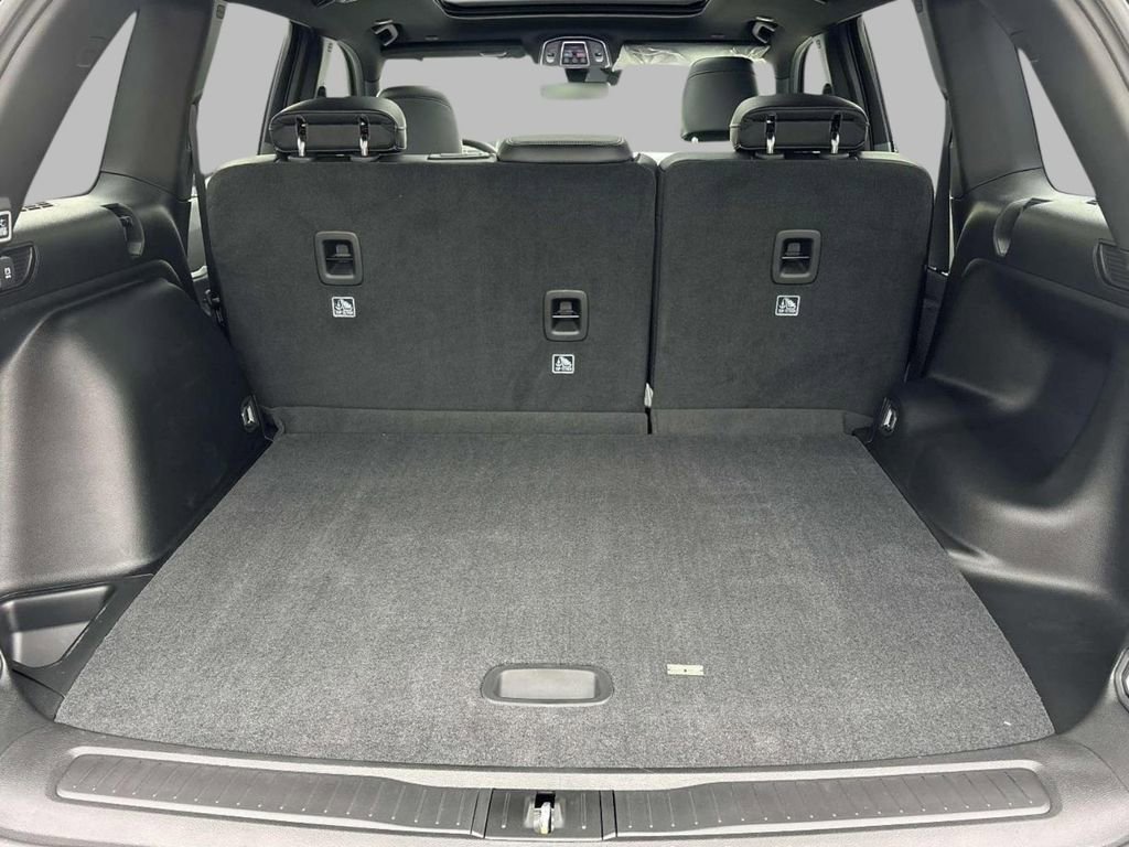 New 2025 Jeep Grand Cherokee Limited w/ Black Appearance Package image 4