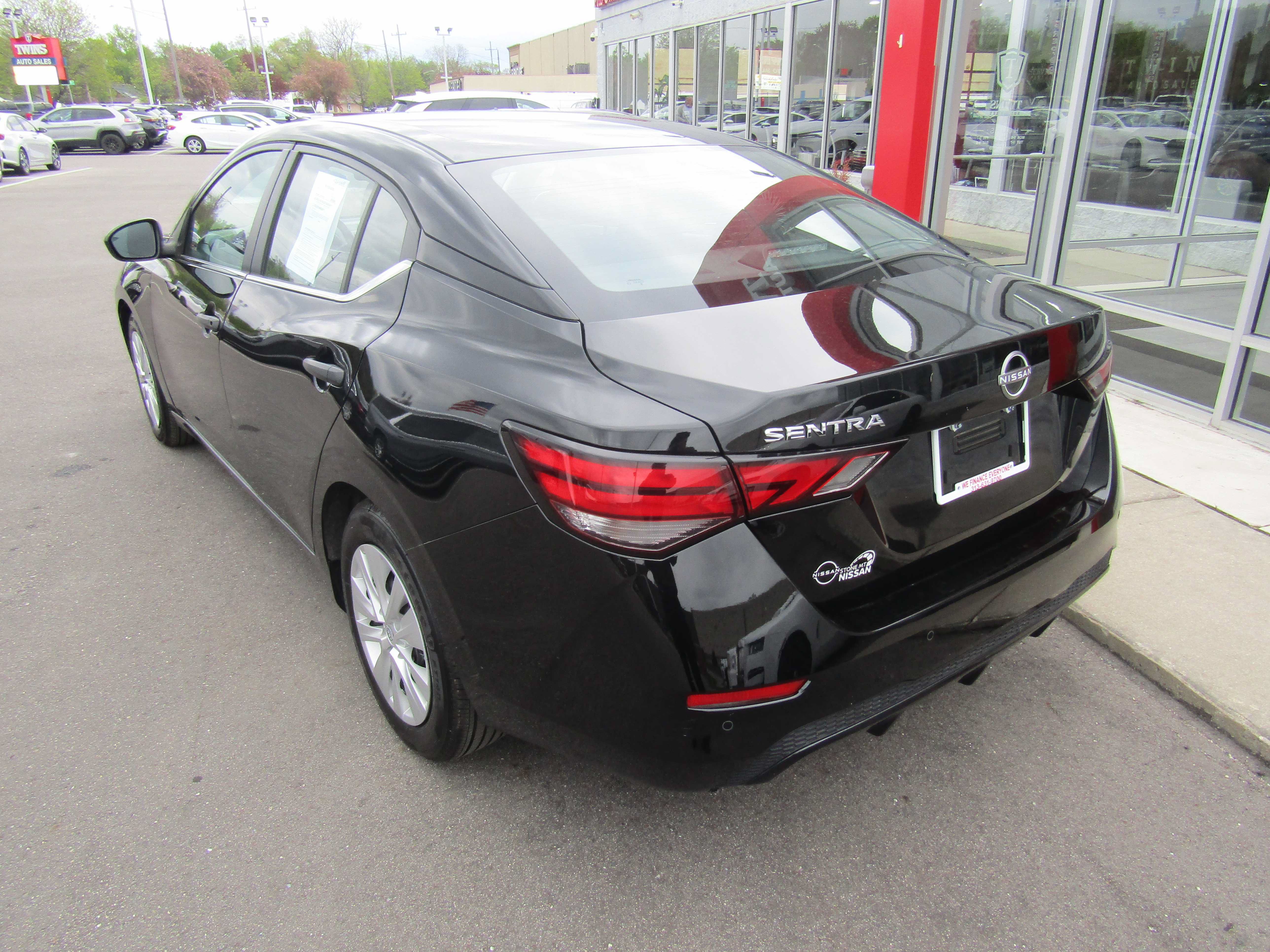 Used 2025 Nissan Sentra S FWD image 7
