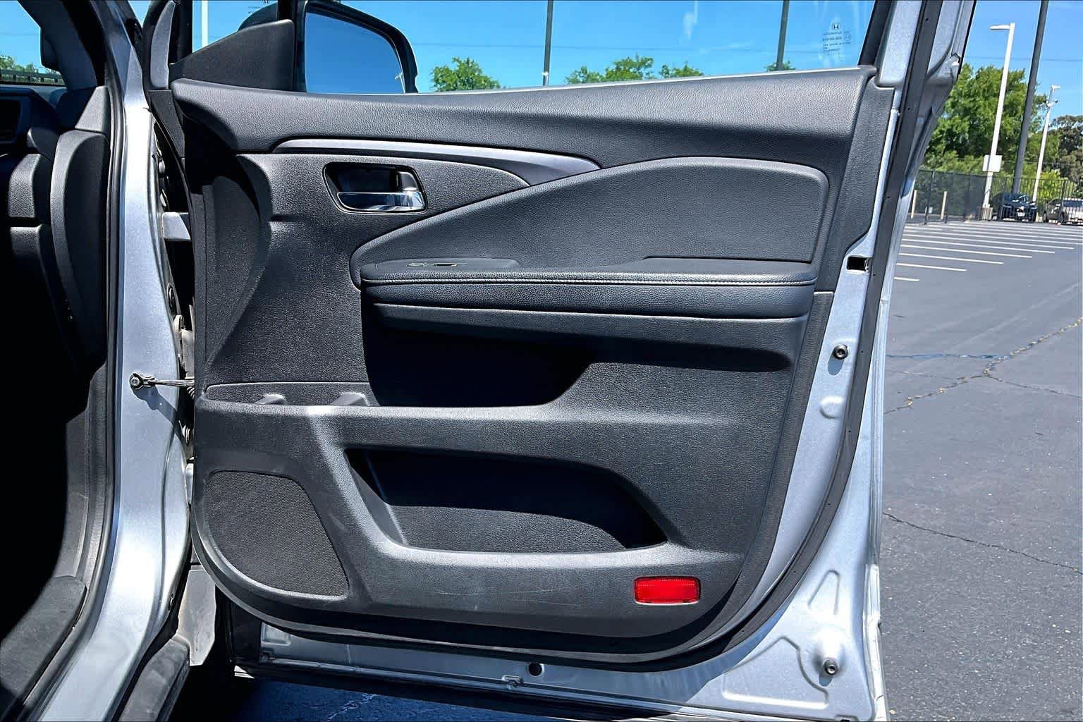 Used 2017 Honda Ridgeline RTL image 25